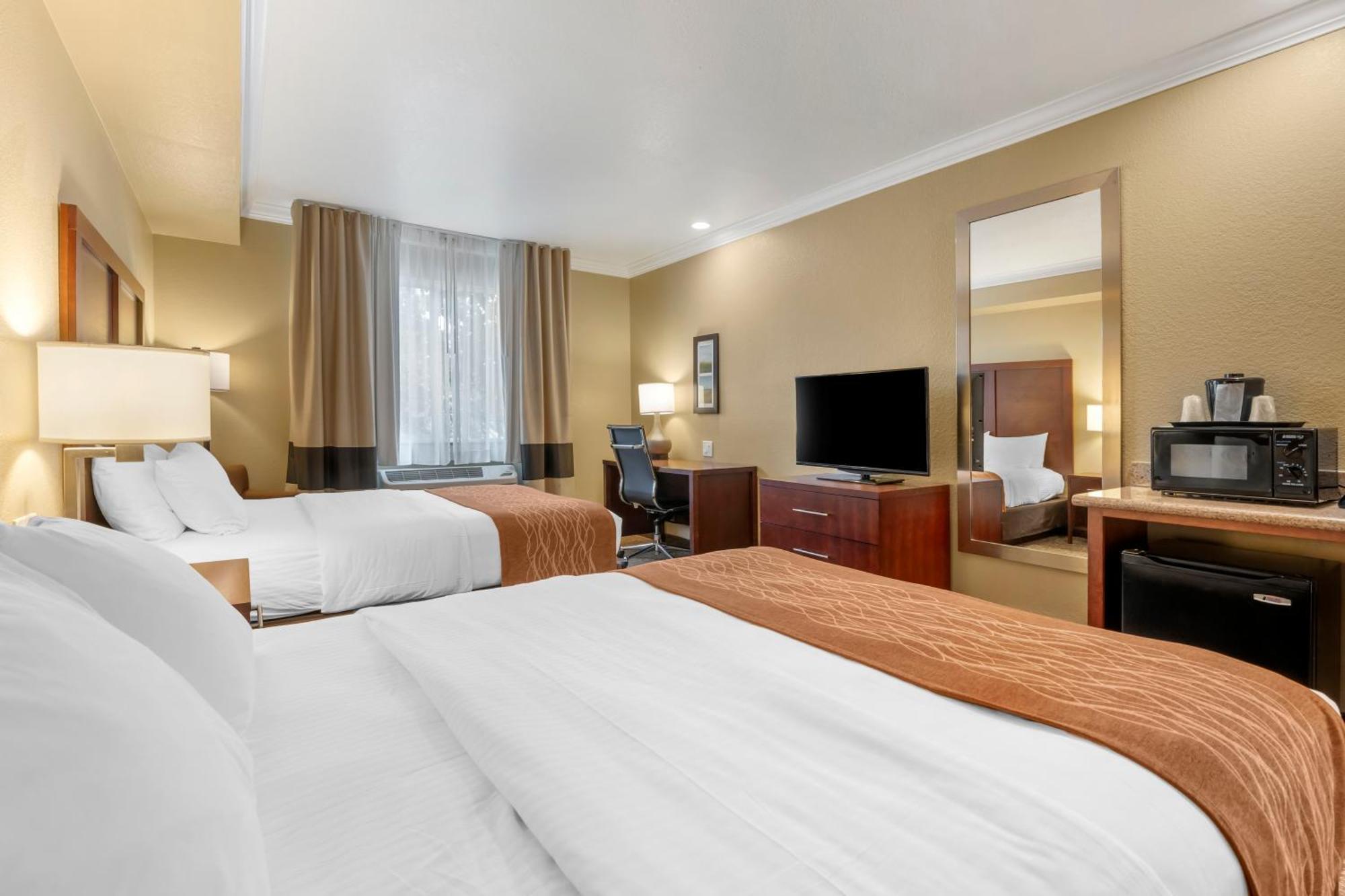 Comfort Inn Арката Екстер'єр фото