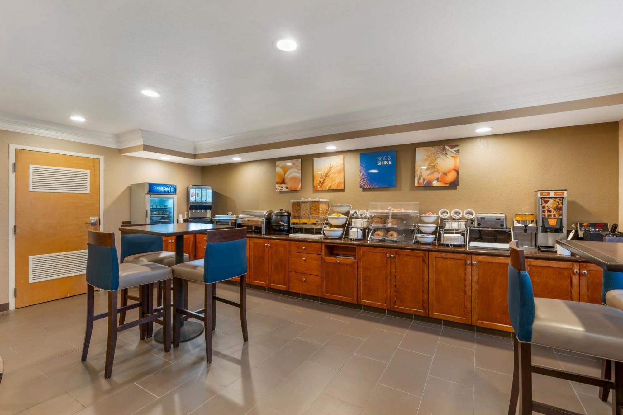 Comfort Inn Арката Екстер'єр фото