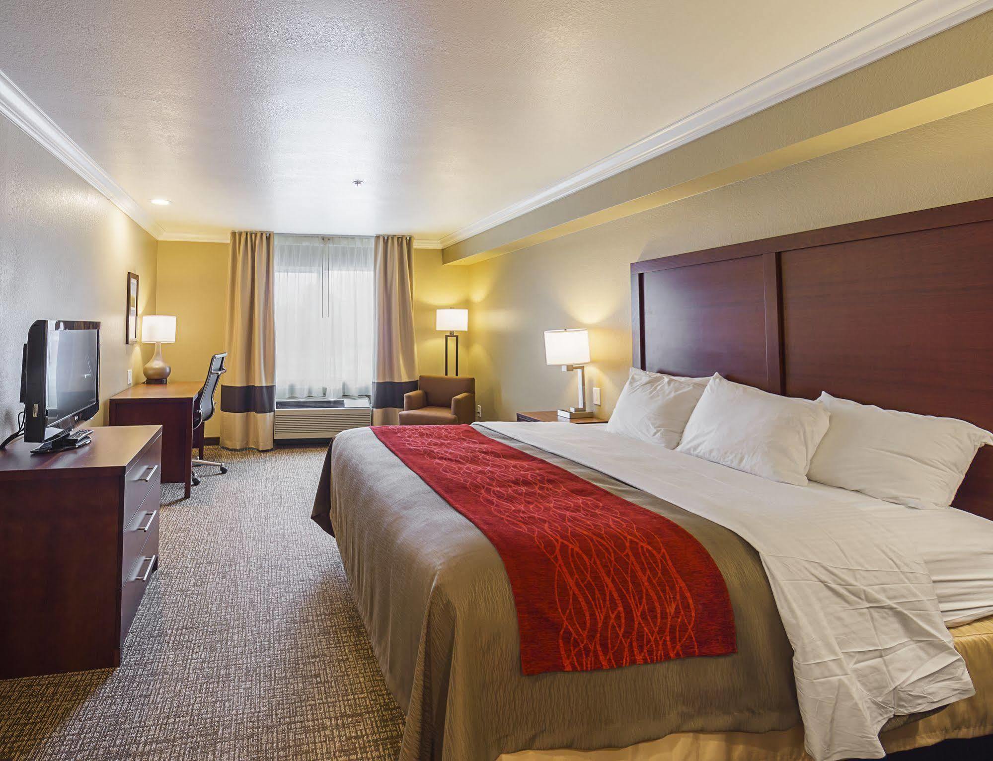 Comfort Inn Арката Екстер'єр фото