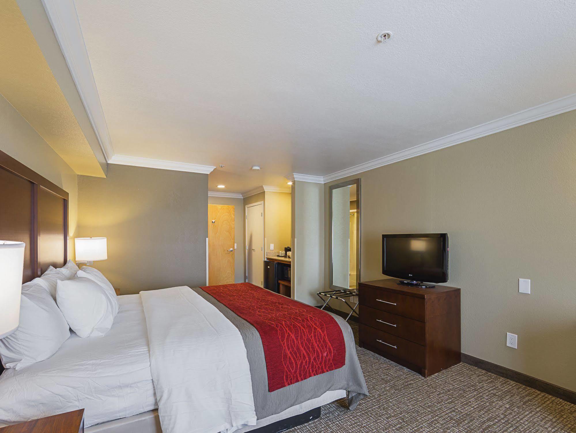 Comfort Inn Арката Екстер'єр фото